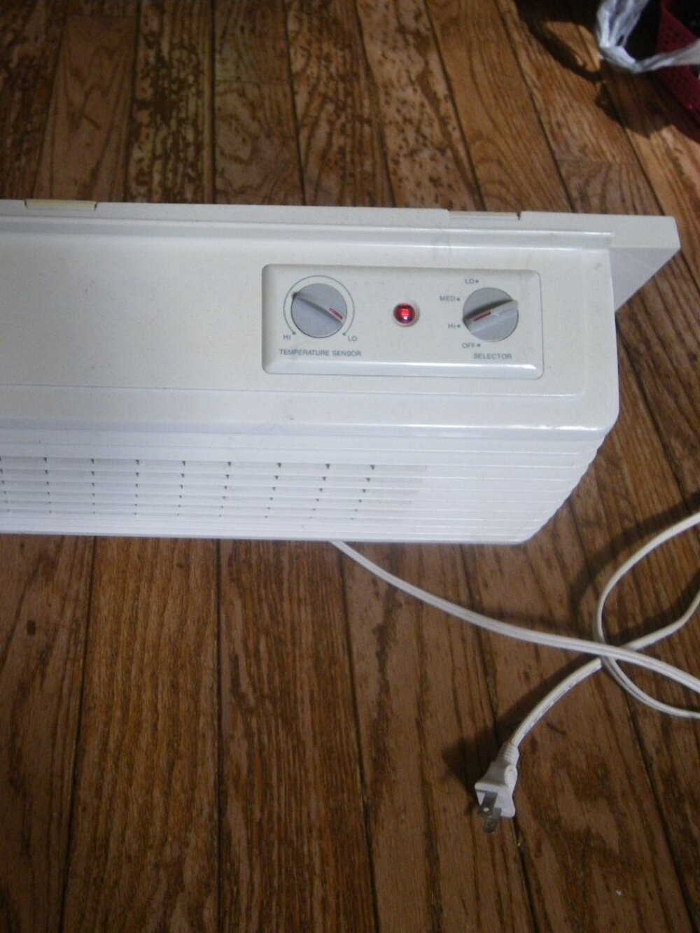 Holmes 3 Speed Powered Window Fan Model HAWF-3030